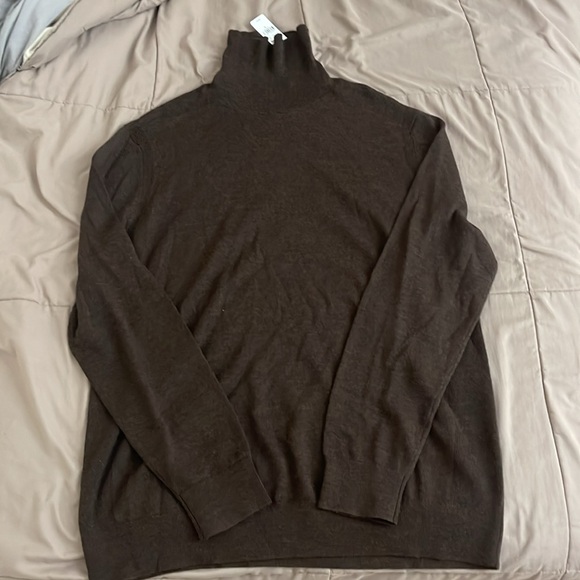 Turtleneck Merino Wool Sweater - Picture 3 of 8